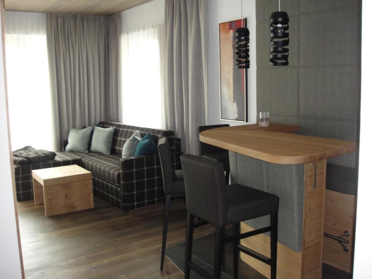 Haus Alt St. Anton Apartment Sankt Anton am Arlberg Exterior photo