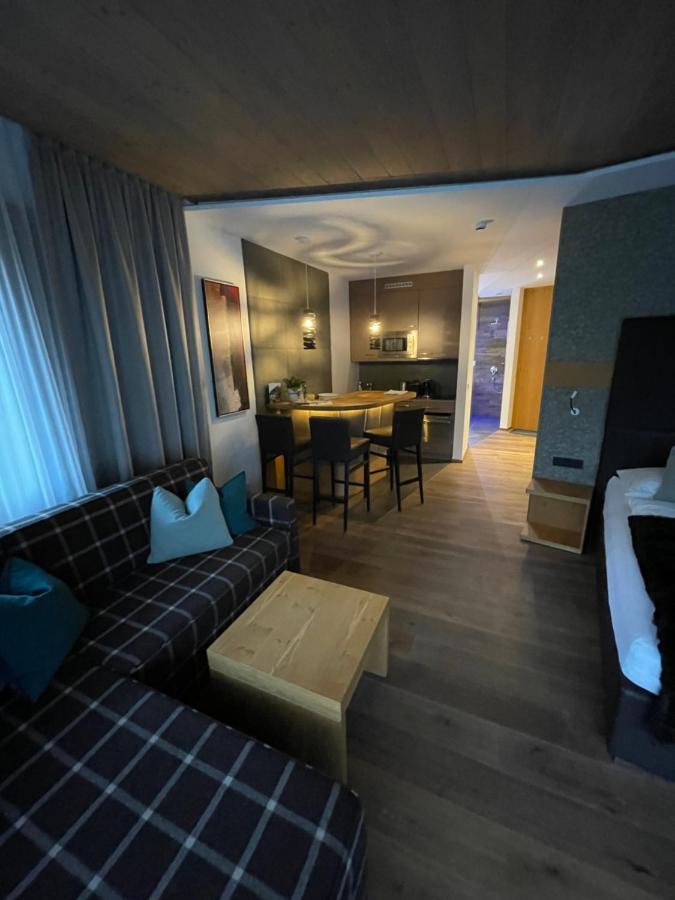 Haus Alt St. Anton Apartment Sankt Anton am Arlberg Exterior photo