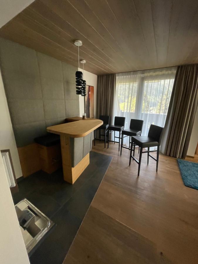 Haus Alt St. Anton Apartment Sankt Anton am Arlberg Exterior photo