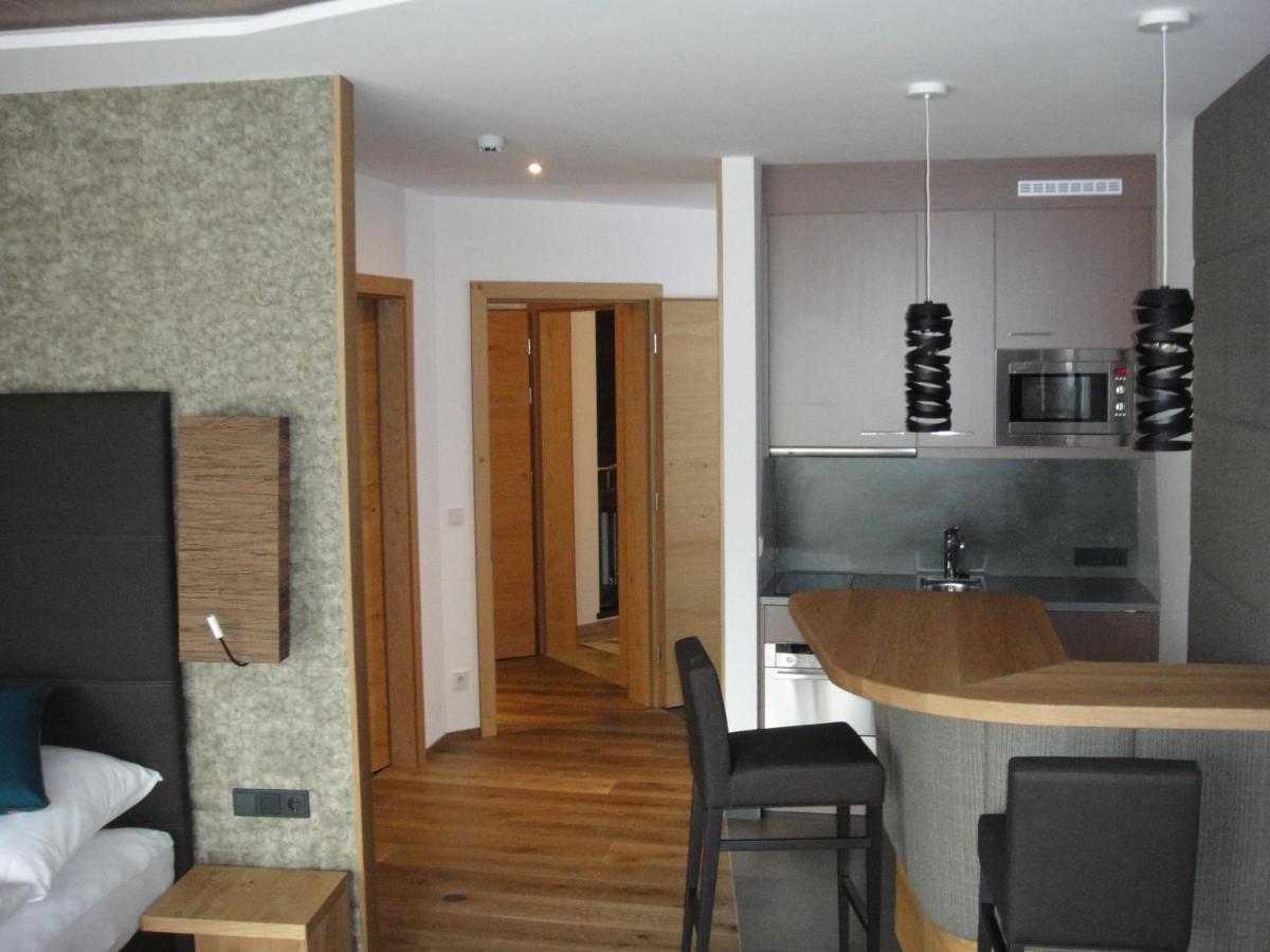 Haus Alt St. Anton Apartment Sankt Anton am Arlberg Exterior photo
