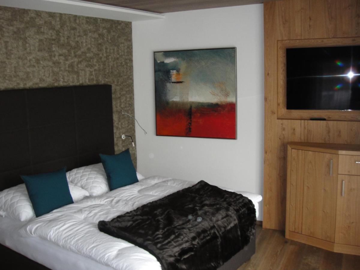 Haus Alt St. Anton Apartment Sankt Anton am Arlberg Exterior photo